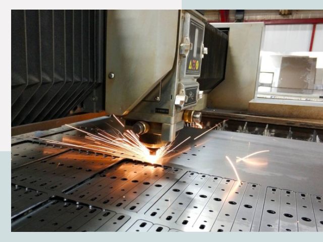 Лазерная резка металла в Узловой от 611 руб.